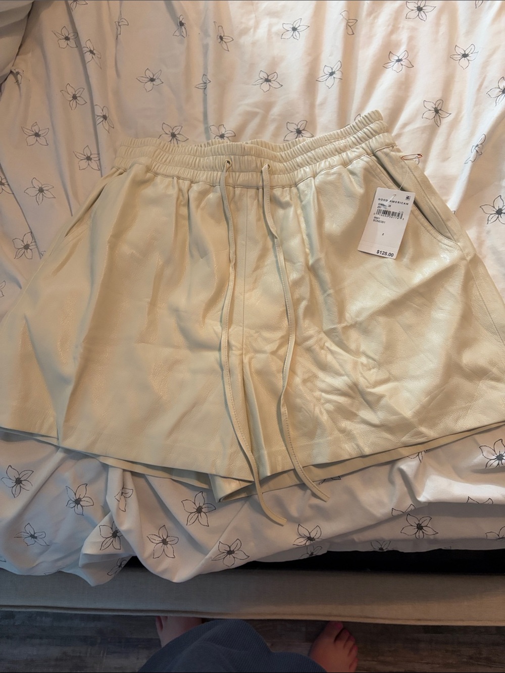 NWT Good American Cream Drawstring Faux-Leather Athletic Shorts